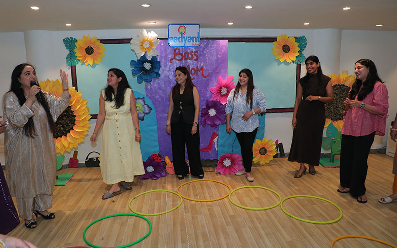 hmd-pic12